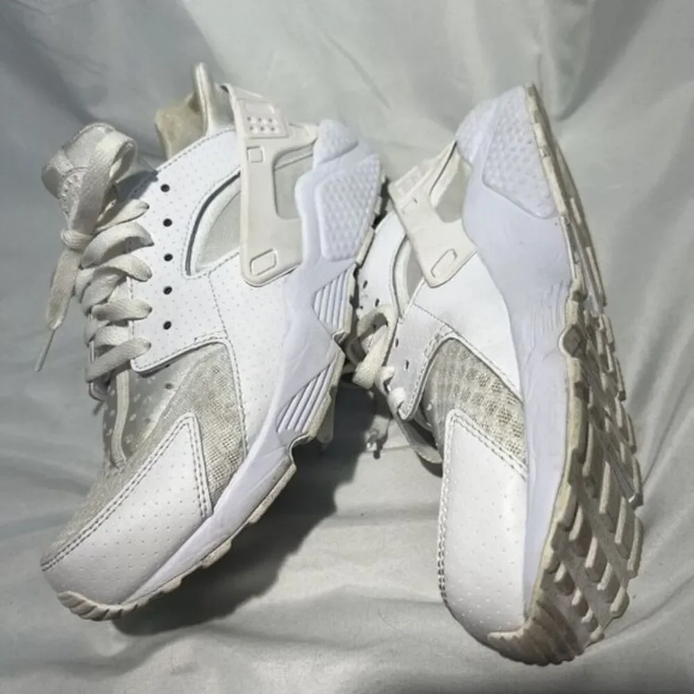 Size 8.5 - Nike Air Huarache Run Triple White‎ 2016